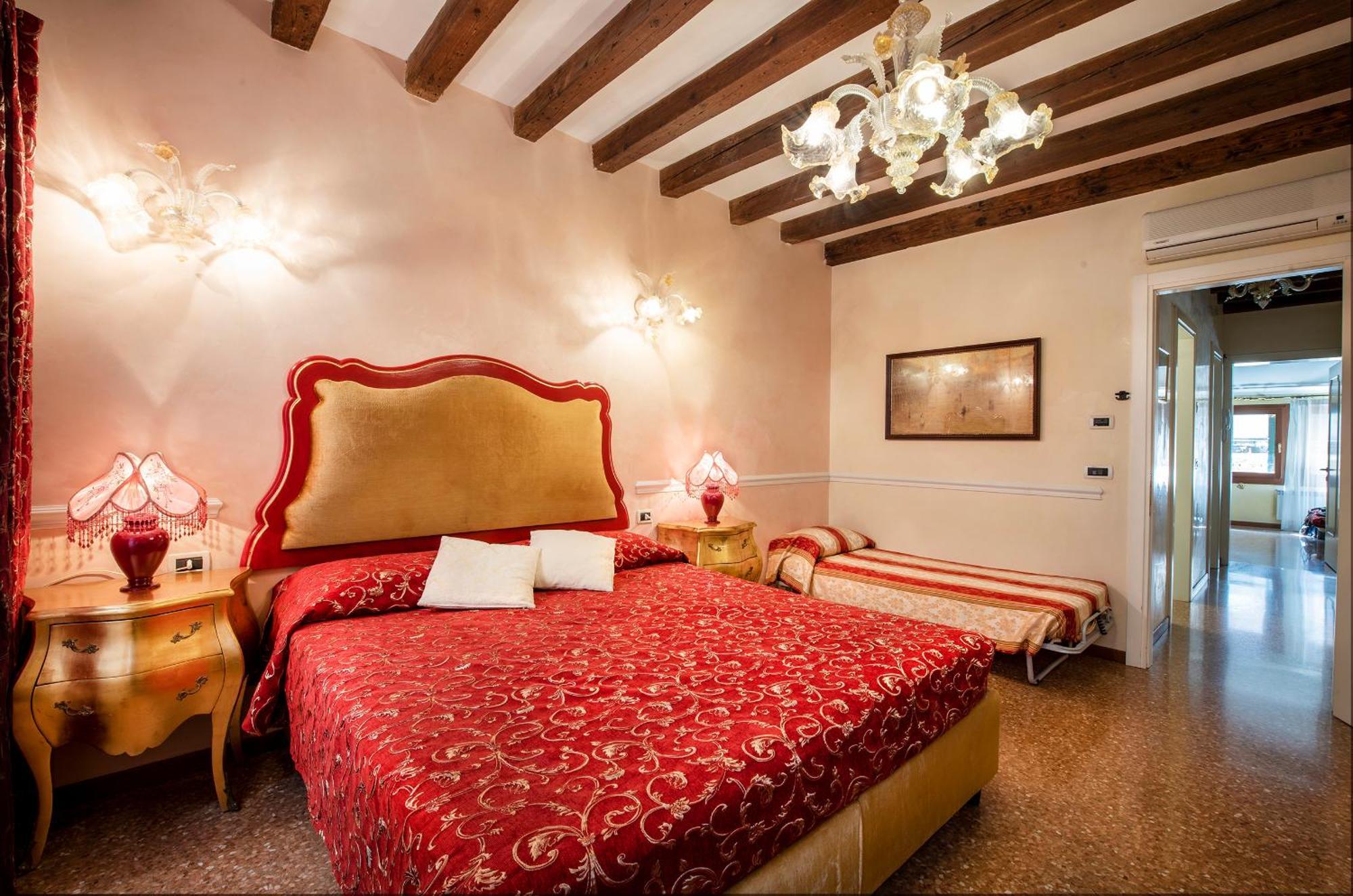 Residenza Santo Stefano Pensión *